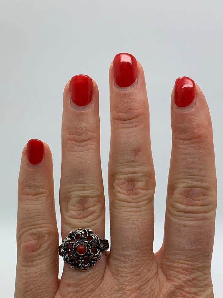 Z154 Prachtige zilveren ring bloedkoraal maat 18,5, Sieraden, Tassen en Uiterlijk, Antieke sieraden, Ring, Zilver, Met edelsteen