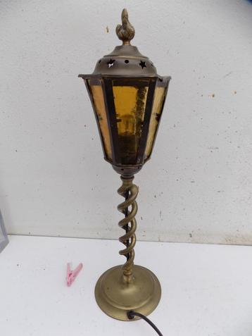 Lamp vintage koper gedraaide voet arts craft lantaarnmodel   beschikbaar voor biedingen