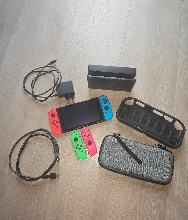Nintendo Switch 1, Spelcomputers en Games, Spelcomputers | Nintendo Switch, Gebruikt, Switch Original, Met 3 controllers of meer