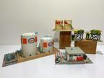 Set van 5 olie / opslag gebouwen voor H0-spoor, Gelijkstroom of Wisselstroom, Brug, Tunnel of Gebouw, Analoog, Ophalen