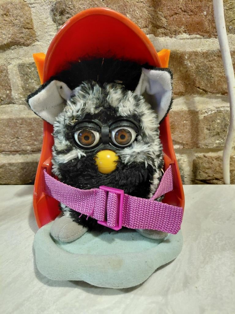 Vintage Furby met autostoeltje, Ophalen of Verzenden, Gebruikt, Jongen of Meisje