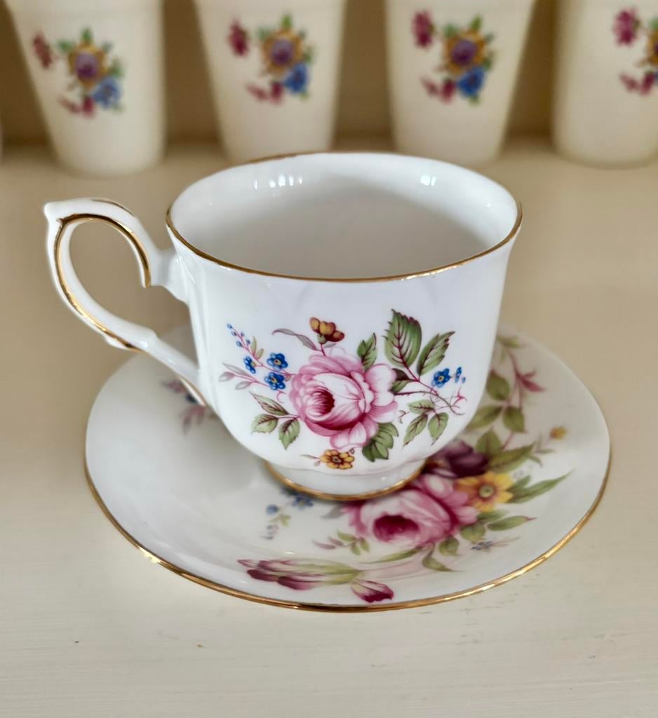 Brocante Duchess kop en schotel rozen, Antiek en Kunst, Antiek | Servies los, Ophalen of Verzenden