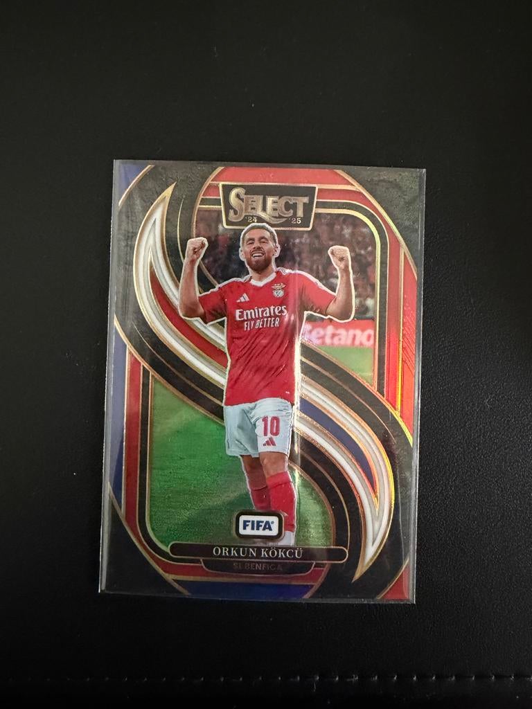 Orkun Kökcü Benfica - Panini Select - nieuw, Verzamelen, Sportartikelen en Voetbal, Ophalen of Verzenden, Nieuw, Buitenlandse clubs