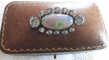 Antieke Broche uit 1910 met Glas Opaal.  GRATIS Verzending. beschikbaar voor biedingen