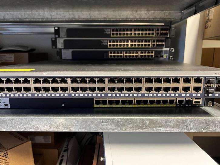 Netgear XS748T 48 poort 10Gb switch, Computers en Software, Netwerk switches, Zo goed als nieuw, Ophalen of Verzenden
