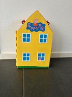 Peppa pig huis met auto en trein, Ophalen of Verzenden, Zo goed als nieuw, Kunststof