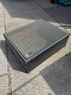 Vierkant podium inclusief lampen, met ruimte voor ventilator, Ophalen, Zo goed als nieuw