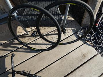 shimano wielset  beschikbaar voor biedingen