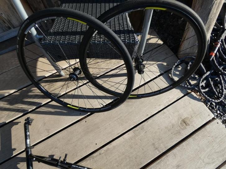 shimano wielset, Sport en Fitness, Wielrennen, Zo goed als nieuw, Overige typen, Ophalen of Verzenden