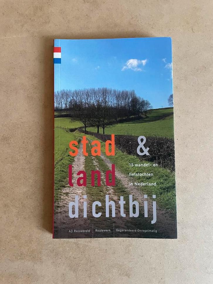 combi wandelgids fietsgids Stad & Land dichtbij 15 routes, Boeken, Reisgidsen, Zo goed als nieuw, Fiets- of Wandelgids, Benelux