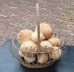 Brocante ijzeren mand met ballen van touw. Kerstdecoratie., Antiek en Kunst, Ophalen of Verzenden