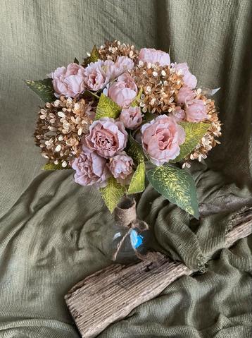 Prachtig Bloemenboeket beschikbaar voor biedingen