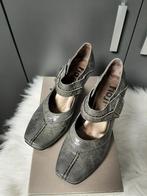 GRIJZE SCHOENEN, Ophalen of Verzenden, Zo goed als nieuw, Grijs, Sneakers of Gympen