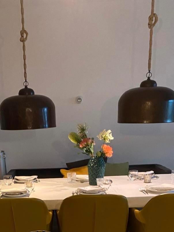 2 Dutchbone ijzeren hanglampen met jute snoer, Huis en Inrichting, Lampen | Hanglampen, Zo goed als nieuw, 75 cm of meer, Metaal