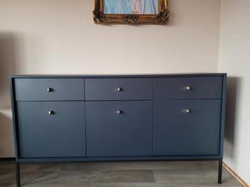 Dressoir  beschikbaar voor biedingen