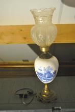 Antieke lamp, koper, porselein, glas, 54 cm hoog, Ophalen of Verzenden