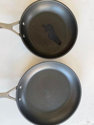 DEFECT Le Creuset 24 en 28 cm koekepannen set. Les Forges beschikbaar voor biedingen