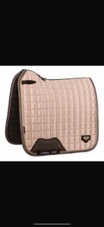 Gezocht!: lemieux zadeldekje rose gold, Dieren en Toebehoren, Paarden en Pony's | Dekens en Dekjes, Ophalen of Verzenden, Zo goed als nieuw