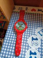 Dora klok in vorm van een horloge 47 cm groot, Huis en Inrichting, Woonaccessoires | Klokken, Ophalen of Verzenden