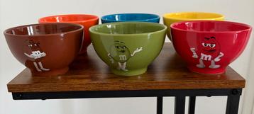 M&M schaaltjes 6x verschillende kleuren beschikbaar voor biedingen