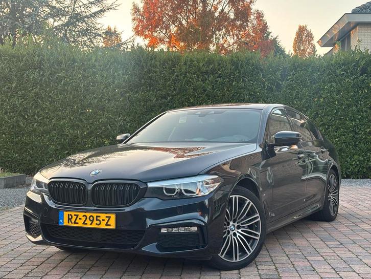 BMW 5-Serie 530e iperformance High Executive M Pakket, Auto's, BMW, Particulier, 5-Serie, Achteruitrijcamera, Airconditioning