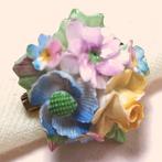 Engelse vintage broche porselein bloemen boeket jaren '50, Overige materialen, Gebruikt, Overige kleuren, Verzenden