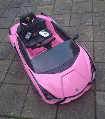 Leuke elektrische kinderauto beschikbaar voor biedingen