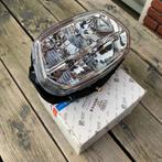 UITVERKOOP! LED koplamp Vespa Sprint origineel NIEUW, Info@jynkx.com, Jynkx, Nieuw, Ophalen of Verzenden