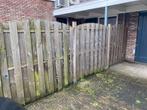 Drie schutting panelen en drie palen met grondpinnen, Tuin en Terras, Schuttingen, Ophalen, Minder dan 3 meter, Hout, 1 tot 2 meter