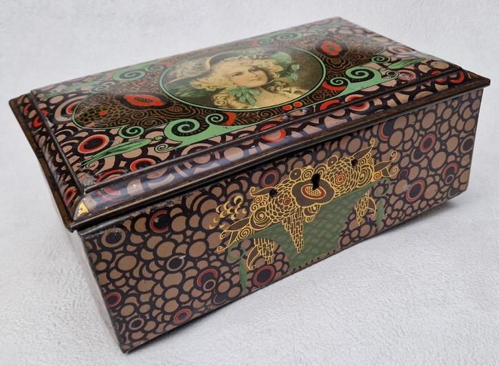 Prachtig Art Deco blik met dame PETTE Wormerveer, Verzamelen, Blikken, Gebruikt, Overige, Ophalen of Verzenden