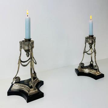 Set Franse Empire stijl kandelaars beschikbaar voor biedingen