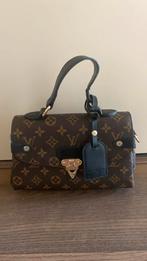 Louis vuitton tas, Sieraden, Tassen en Uiterlijk, Tassen | Damestassen, Ophalen, Zo goed als nieuw, Bruin, Handtas