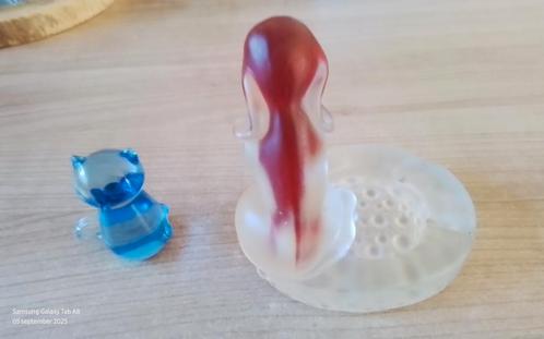 Glazen Asbak met Hond -blauw poesje Persgewicht ,, Antiek en Kunst, Antiek | Glas en Kristal, Ophalen of Verzenden