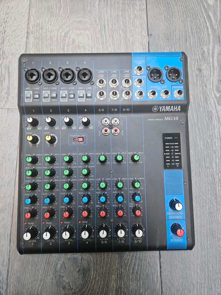 Yamaha MG10 Mengpaneel, Muziek en Instrumenten, Mengpanelen, Zo goed als nieuw, 5 tot 10 kanalen, Microfooningang, Ophalen of Verzenden
