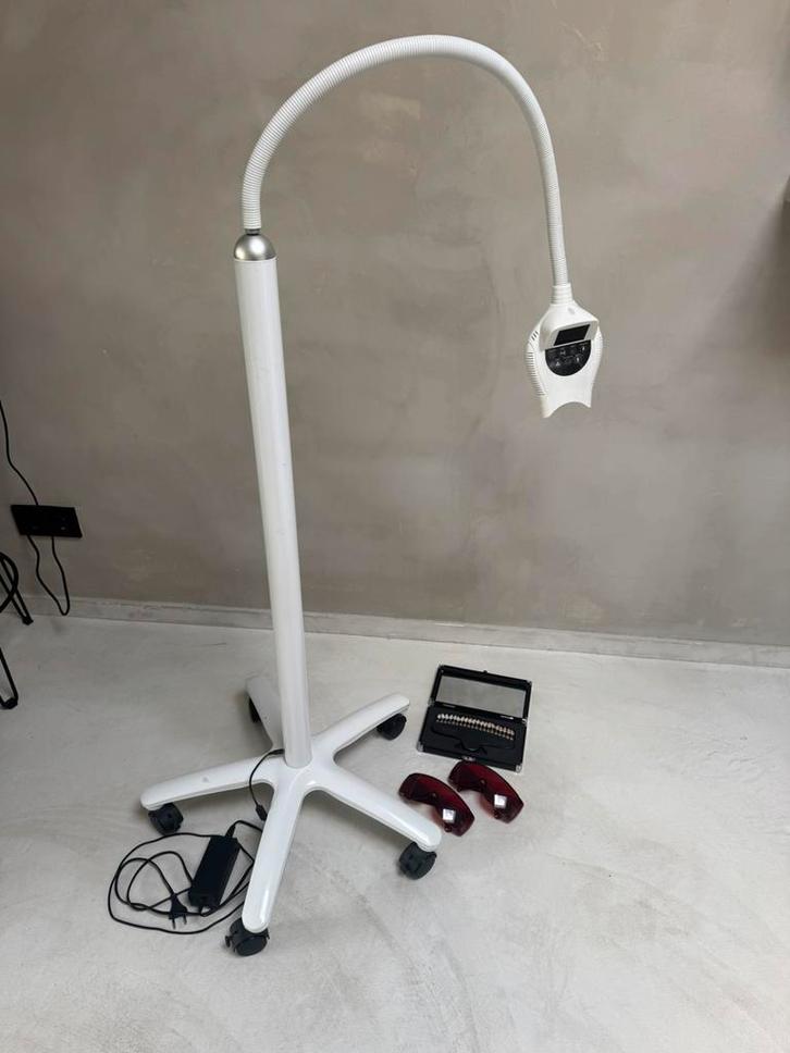 Mobiele Teeth Whitening lamp Tanden bleek apparaat, Witgoed en Apparatuur, Persoonlijke-verzorgingsapparatuur, Gebruikt, Mondverzorging