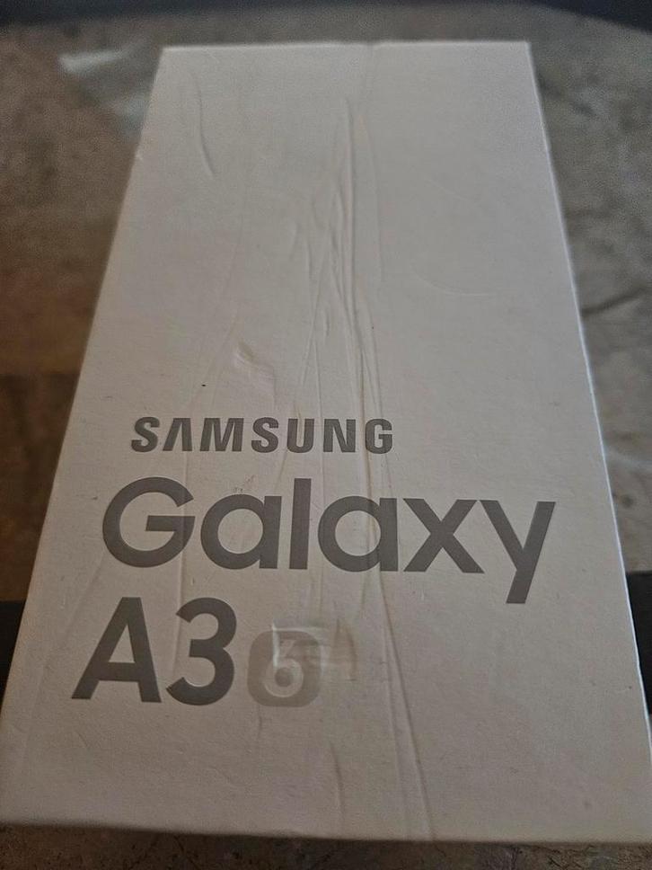 Samsung Galaxy A3 (2016), Telecommunicatie, Mobiele telefoons | Samsung, Overige modellen, 16 GB, Touchscreen, Android OS, 10 megapixel of meer