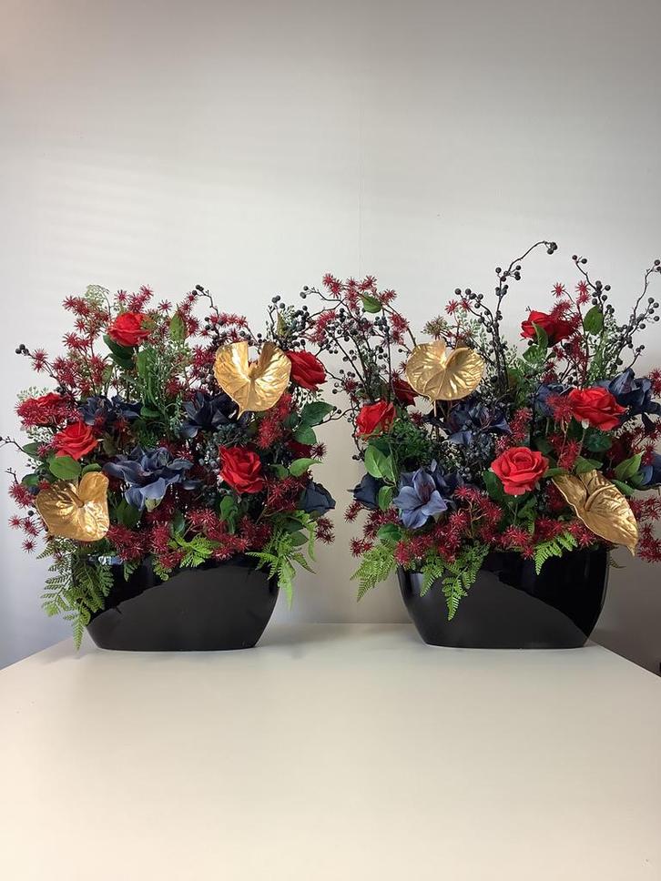 Groot & breed knal kerststuk in rood blauw en goud 70 hoog, Huis en Inrichting, Woonaccessoires | Kunstplanten en Kunstbloemen