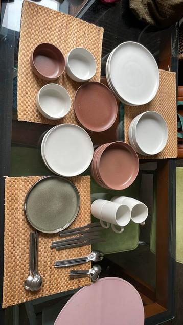 Servies beschikbaar voor biedingen