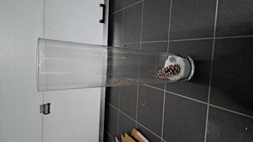 Glazen vaas, 70 cm hoog en 18,5 cm doorsnee. beschikbaar voor biedingen