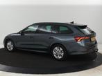 Skoda Octavia Combi 1.0 e-TSI Sport Business, Stof, Gebruikt, 19 km/l, 3 cilinders