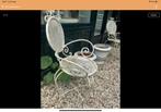 2 antieke tuin/patio stoelen,,zeer decoratief. 75 euro, Ophalen