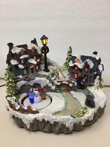 Kerstdorp met Draaiende Sneeuwpop & Verlichting beschikbaar voor biedingen