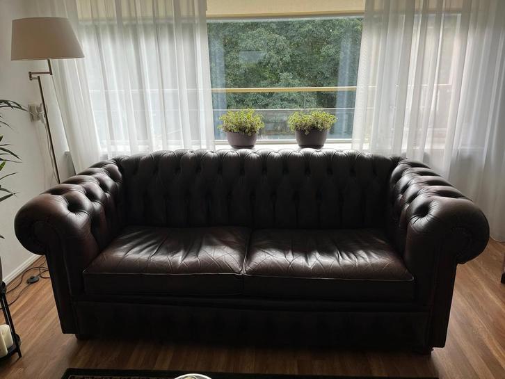 Chesterfield bank, Huis en Inrichting, Banken | Bankstellen, Gebruikt, Rechte bank, Tweepersoons, 150 tot 200 cm, 75 tot 100 cm