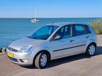 Ford Fiësta 1.3 8V 5DR 2005 Grijs, Auto's, 1299 cc, Stof, 4 cilinders, Origineel Nederlands