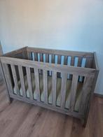 Babykamer ledikant kledingkast commode en plankje, Ophalen, Zo goed als nieuw, Ledikant