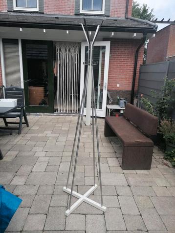Ikea kapstok beschikbaar voor biedingen