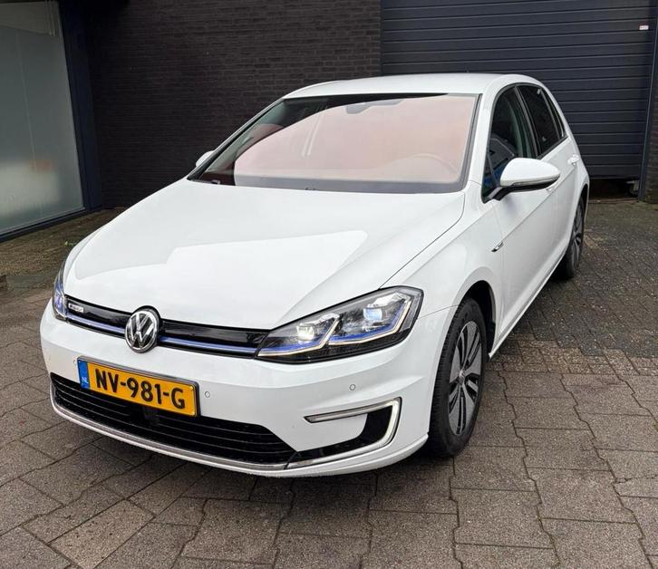 . Volkswagen e-Golf E-DITION /Virtual/Led/PDC/Navi/ACC, Auto's, Volkswagen, Particulier, Golf, Elektrisch, Hatchback, Automaat