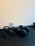 Kettlebell set + 17 kg kunststof dumbbell set, Ophalen, ., Zo goed als nieuw, .
