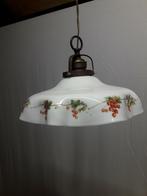 Antiek hanglampje van opaline glas, Huis en Inrichting, Ophalen, Gebruikt, Glas, Minder dan 50 cm