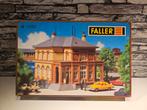 Faller Hoofdkantoor Bedrijfsgebouw N spoor modeltrein 1:160, Hobby en Vrije tijd, Modeltreinen | N-Spoor, Overige merken, Gelijkstroom of Wisselstroom